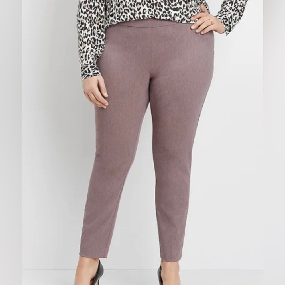 Maurice’s pull on bengaline skinny ankle pant. Mauve color, size 22W.